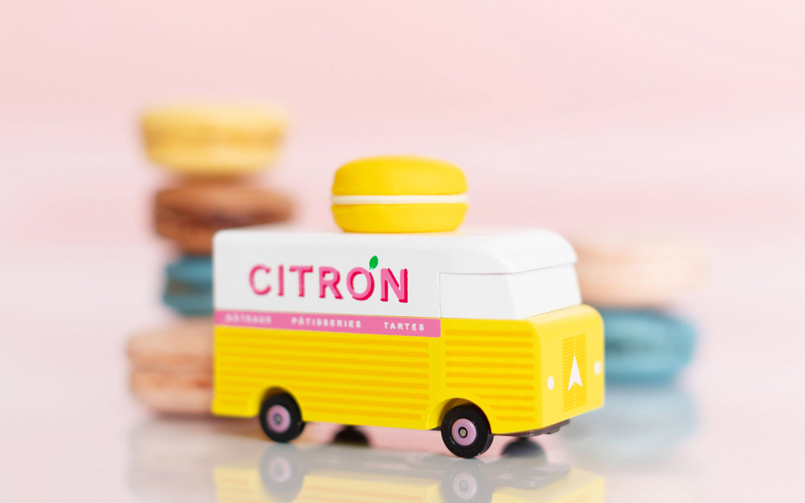 Citron Macaron Van - Knife Shift