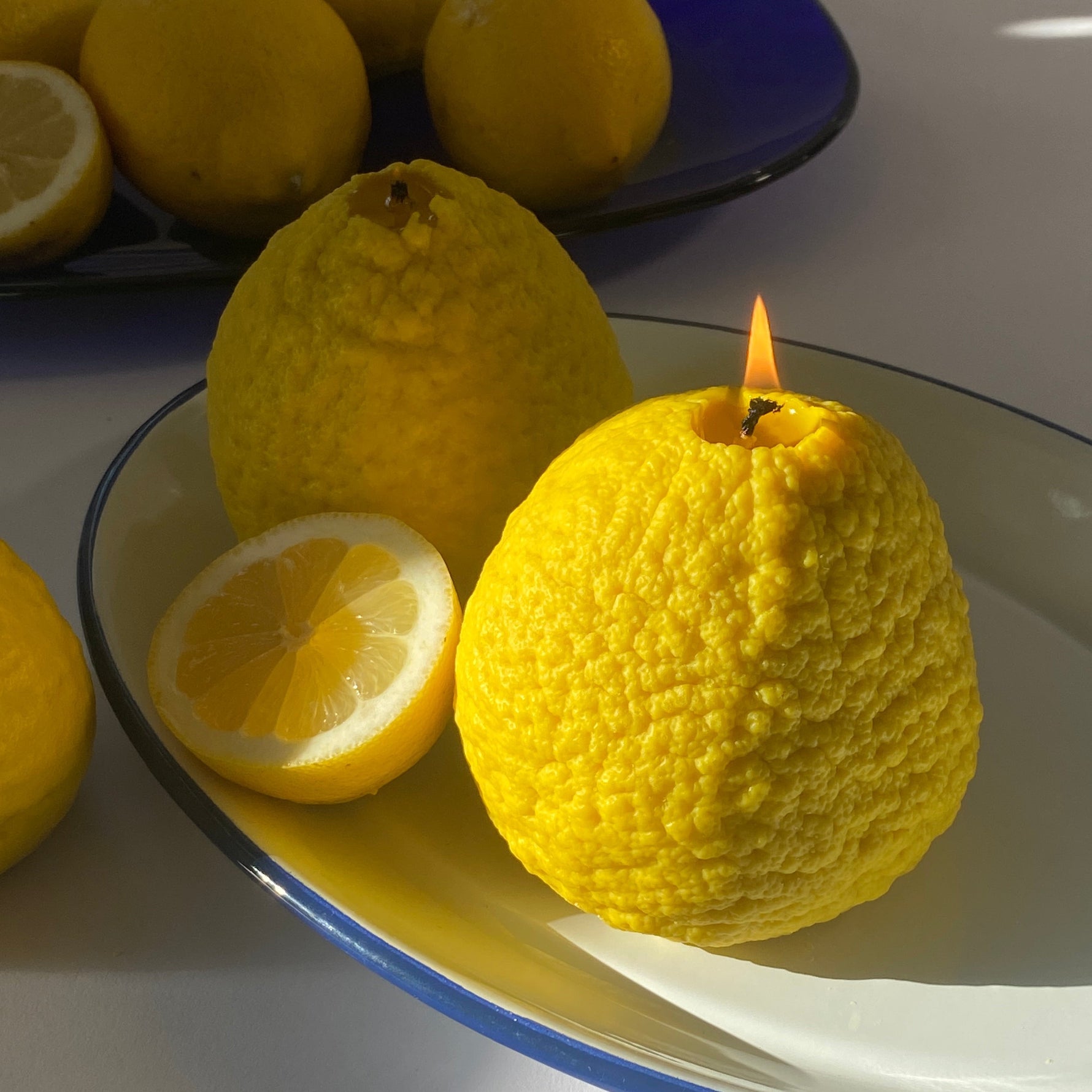 Large Ponderosa Lemon Candle - Knife Shift