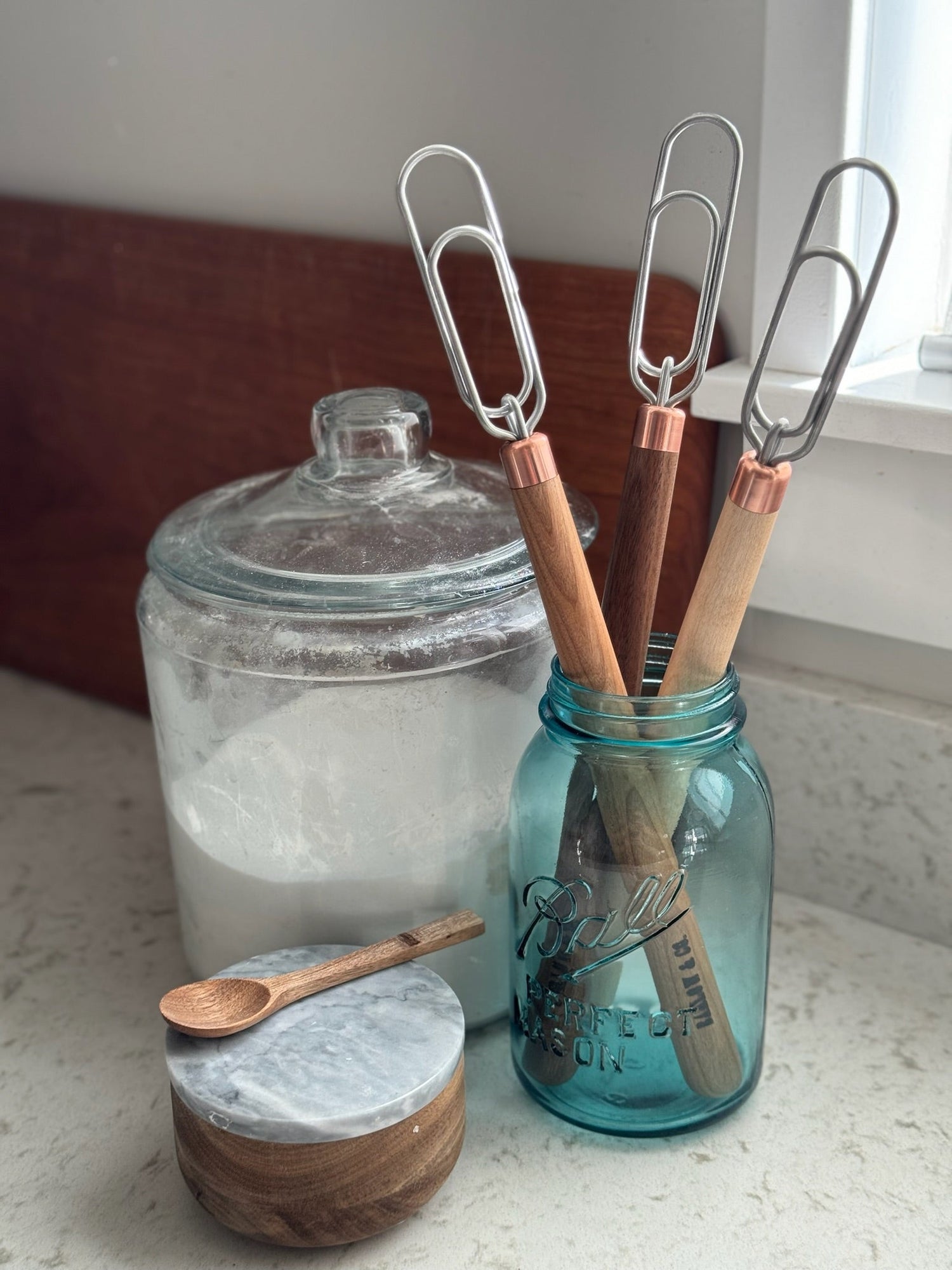Barlow & Co Bottle Whisk - Knife Shift