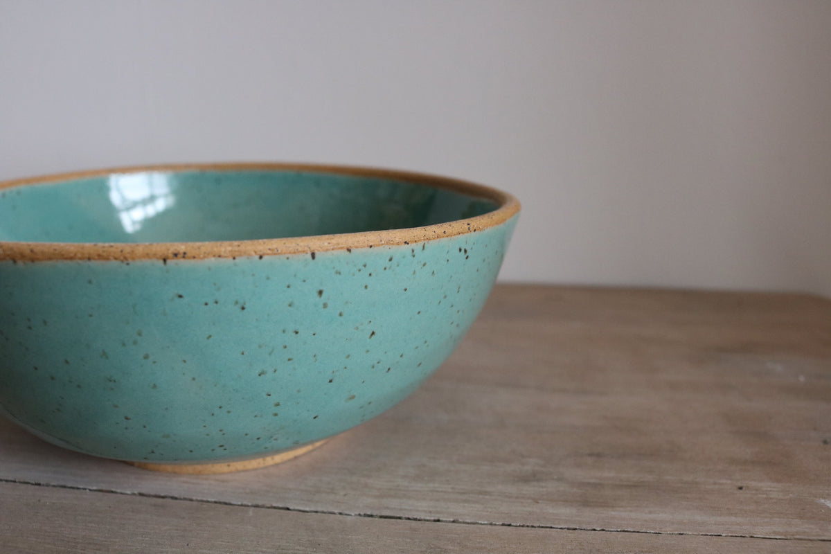 Berry Bowl - Knife Shift