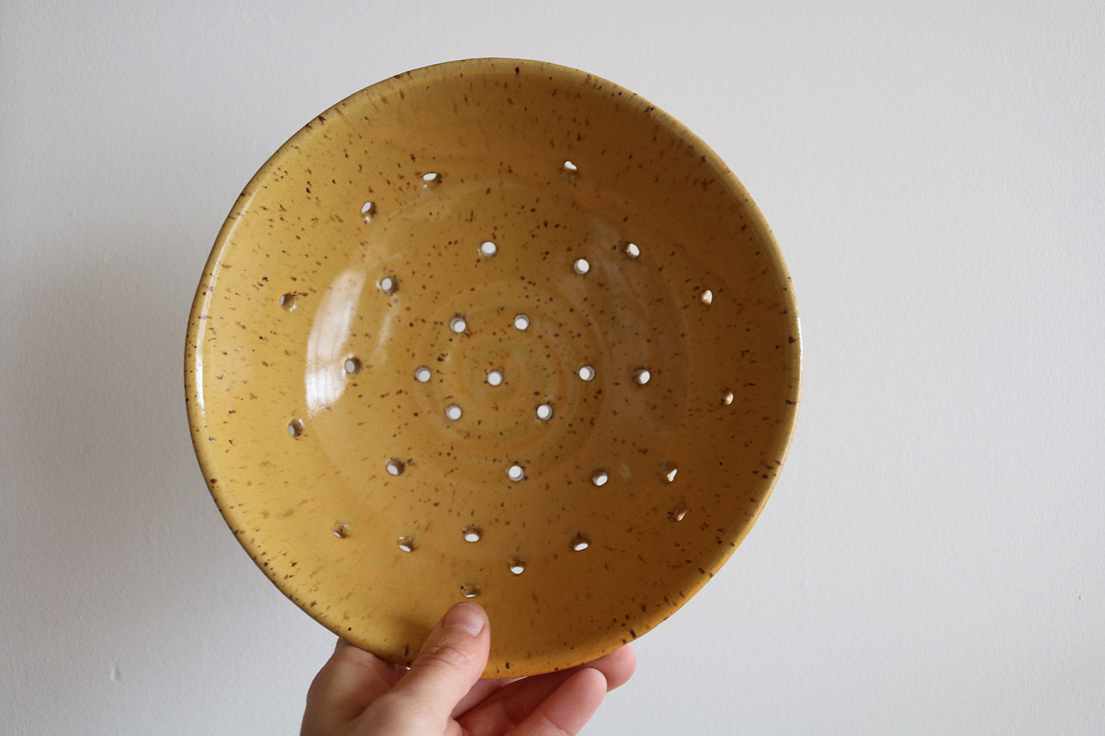 Berry Bowl - Knife Shift