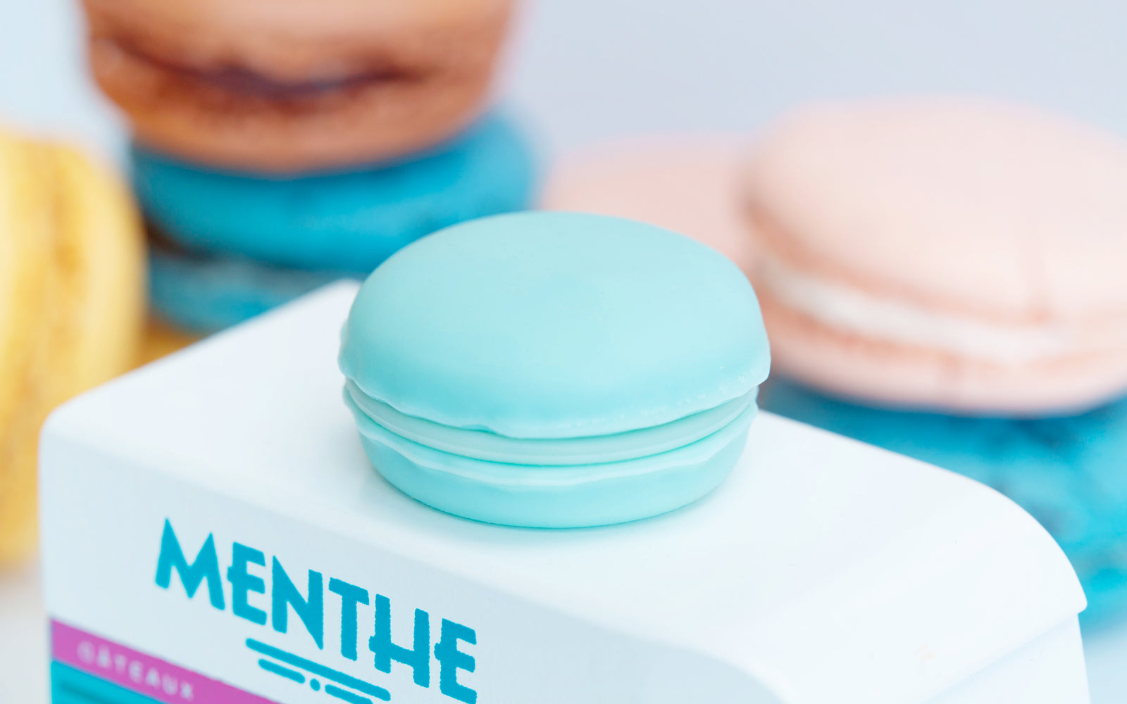 Menthe Macaron Van - Knife Shift