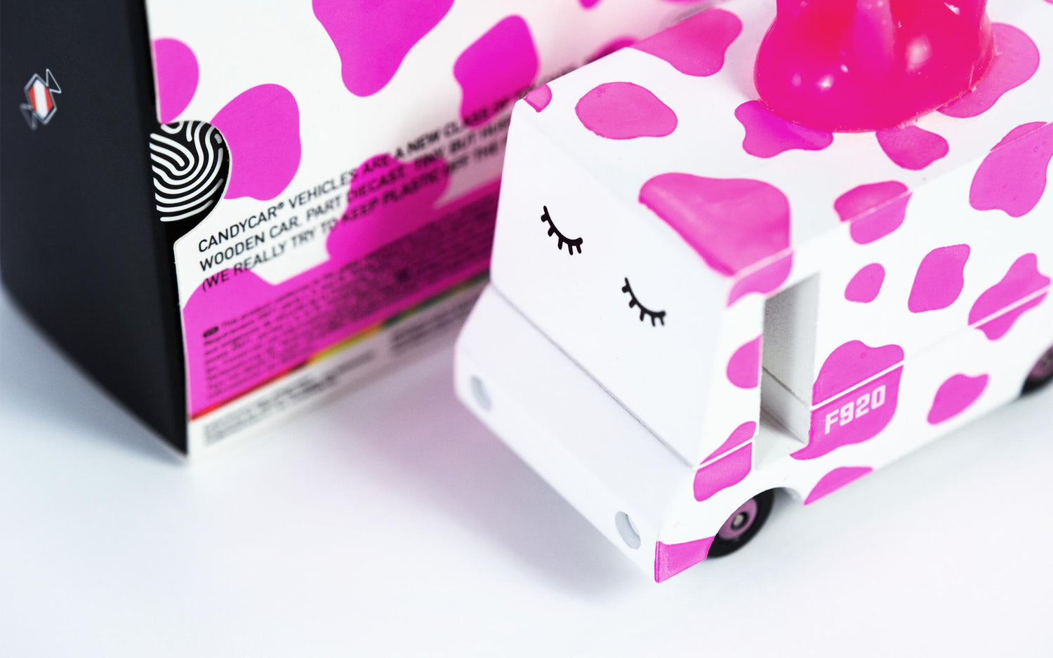 Strawberry Moo - Knife Shift