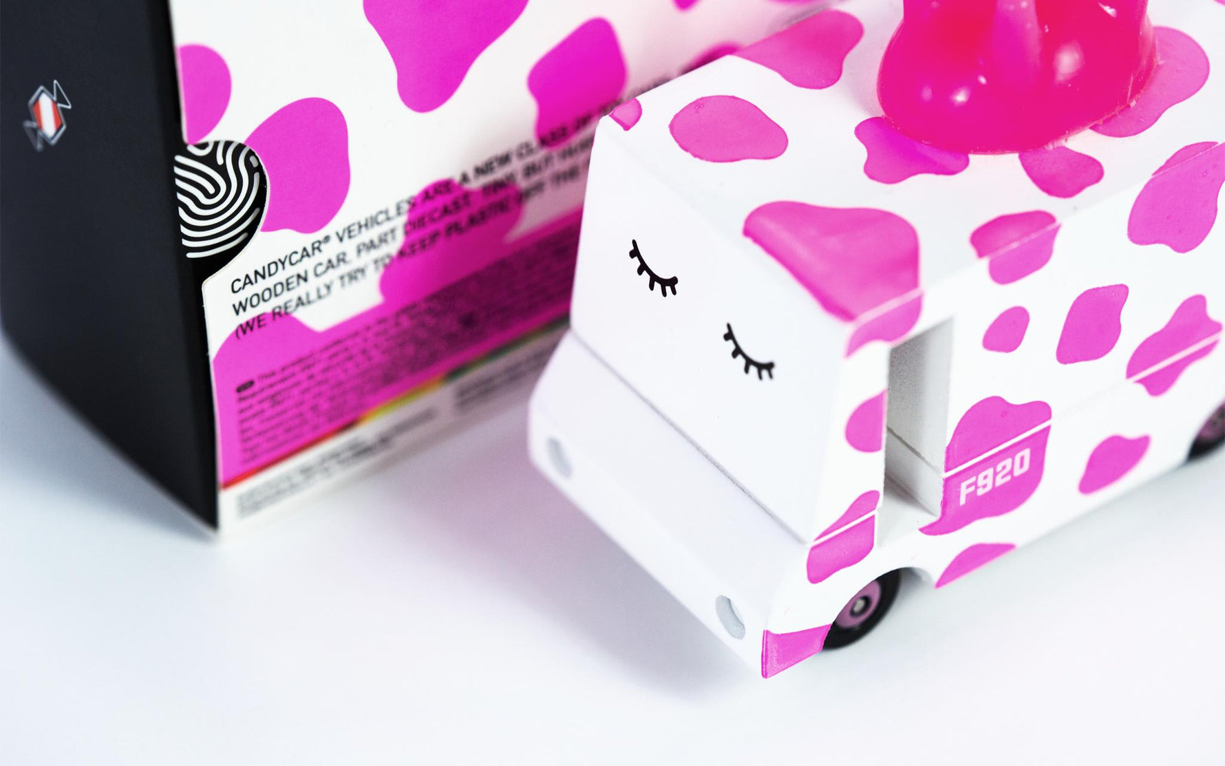 Strawberry Moo - Knife Shift