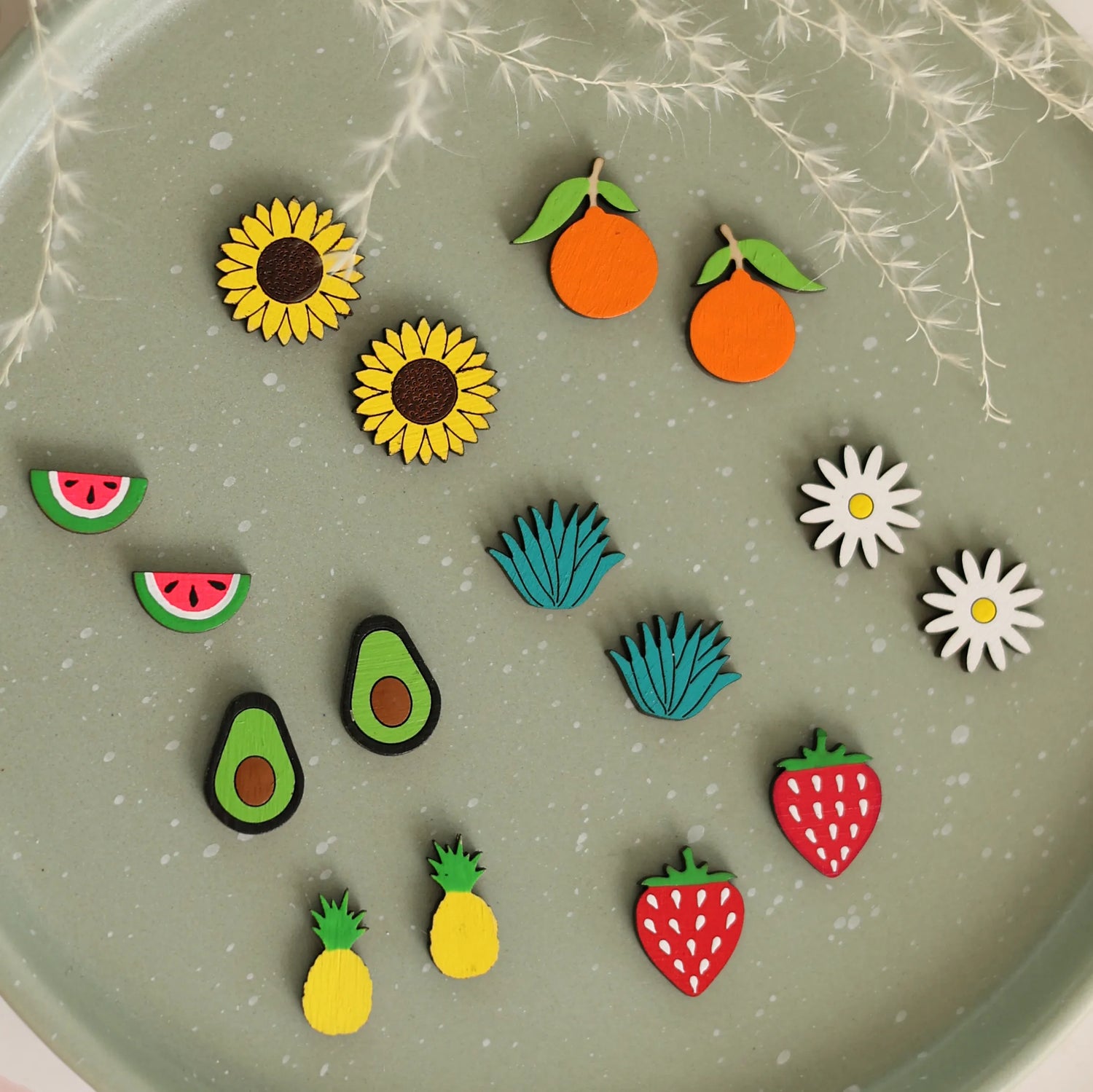Avocado Studs - Knife Shift