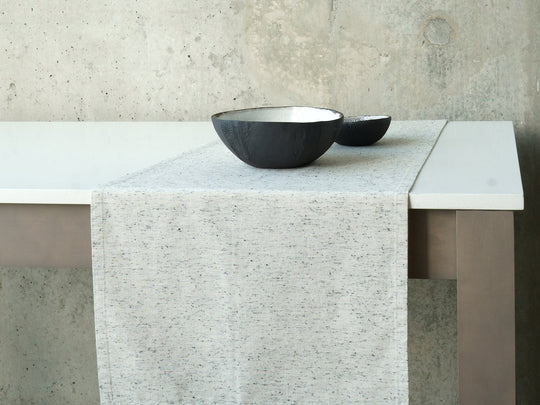 TABLE RUNNER - COOKIES AND CREAM / 55"