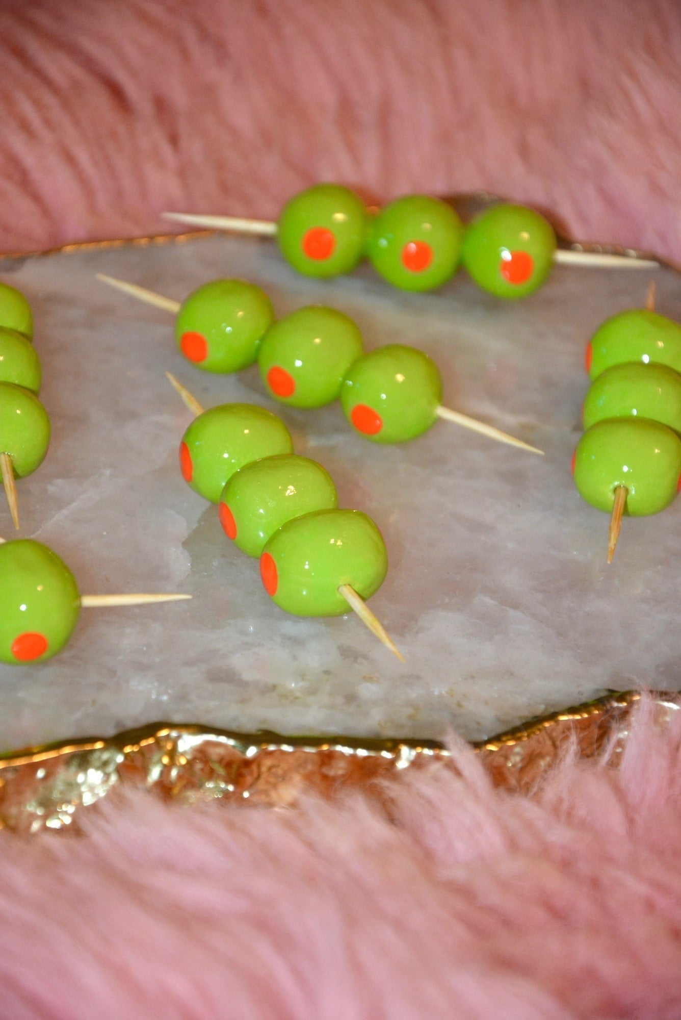 CERAMIC PIMENTO OLIVES - SET OF THREE - Knife Shift