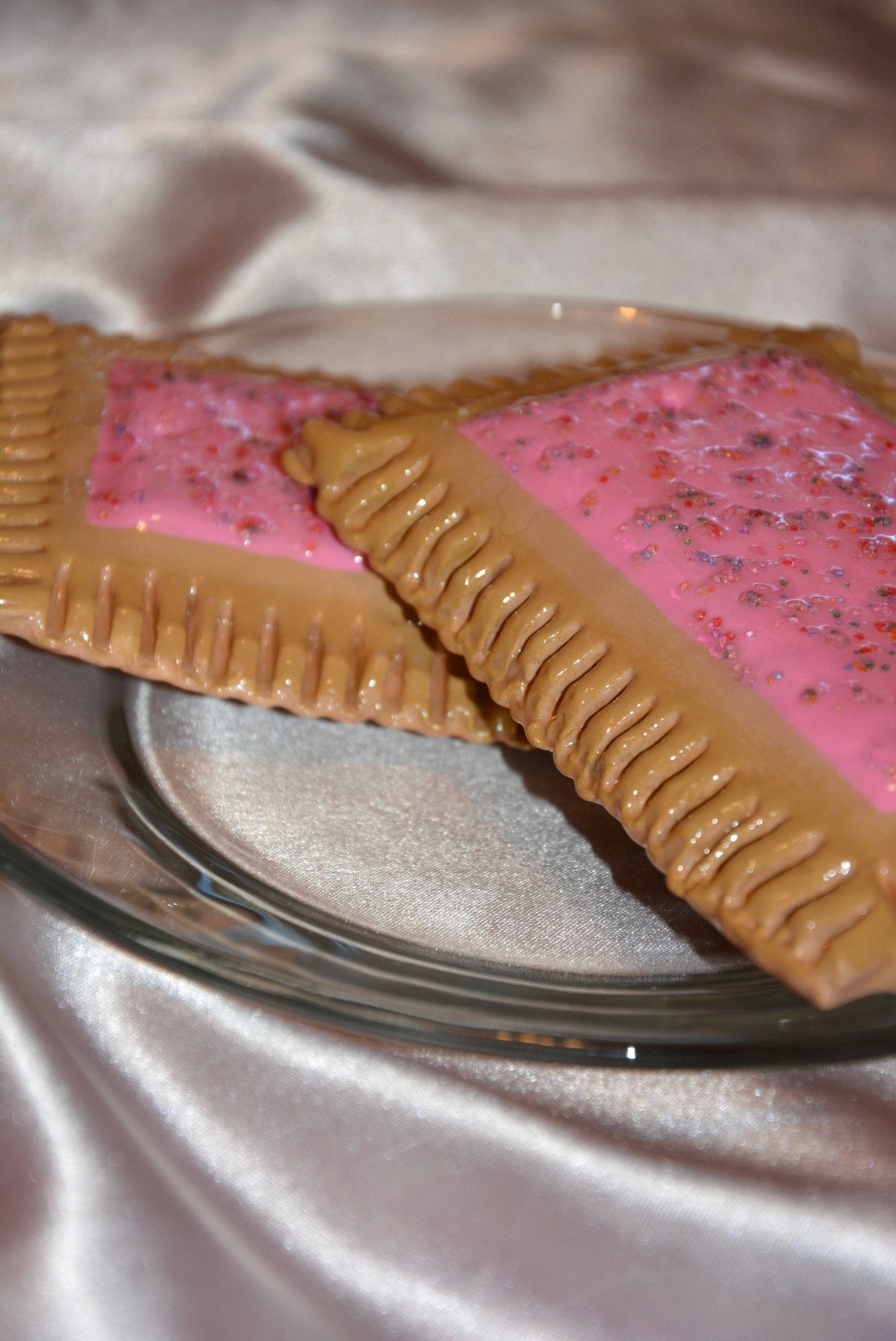 CERAMIC STRAWBERRY POP-TART INCENSE HOLDER - Knife Shift