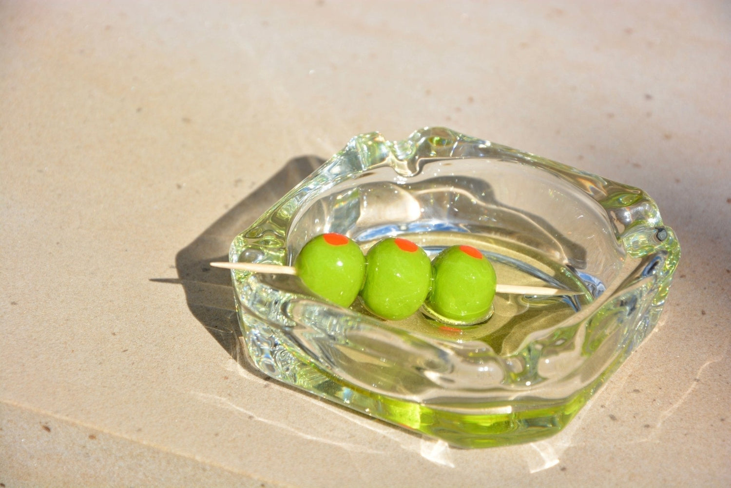DIRTY MARTINI ASHTRAY - Knife Shift