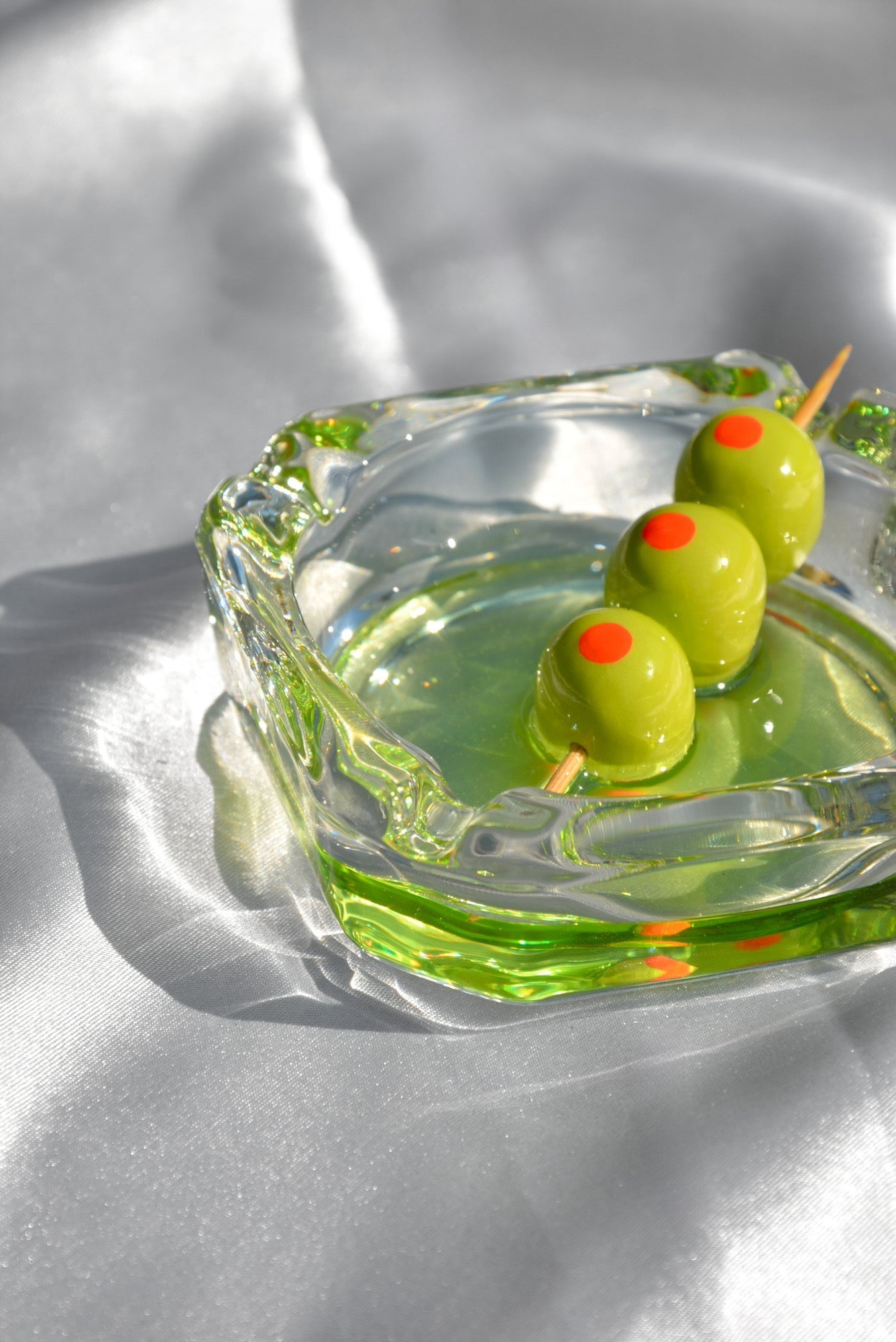 DIRTY MARTINI ASHTRAY - Knife Shift