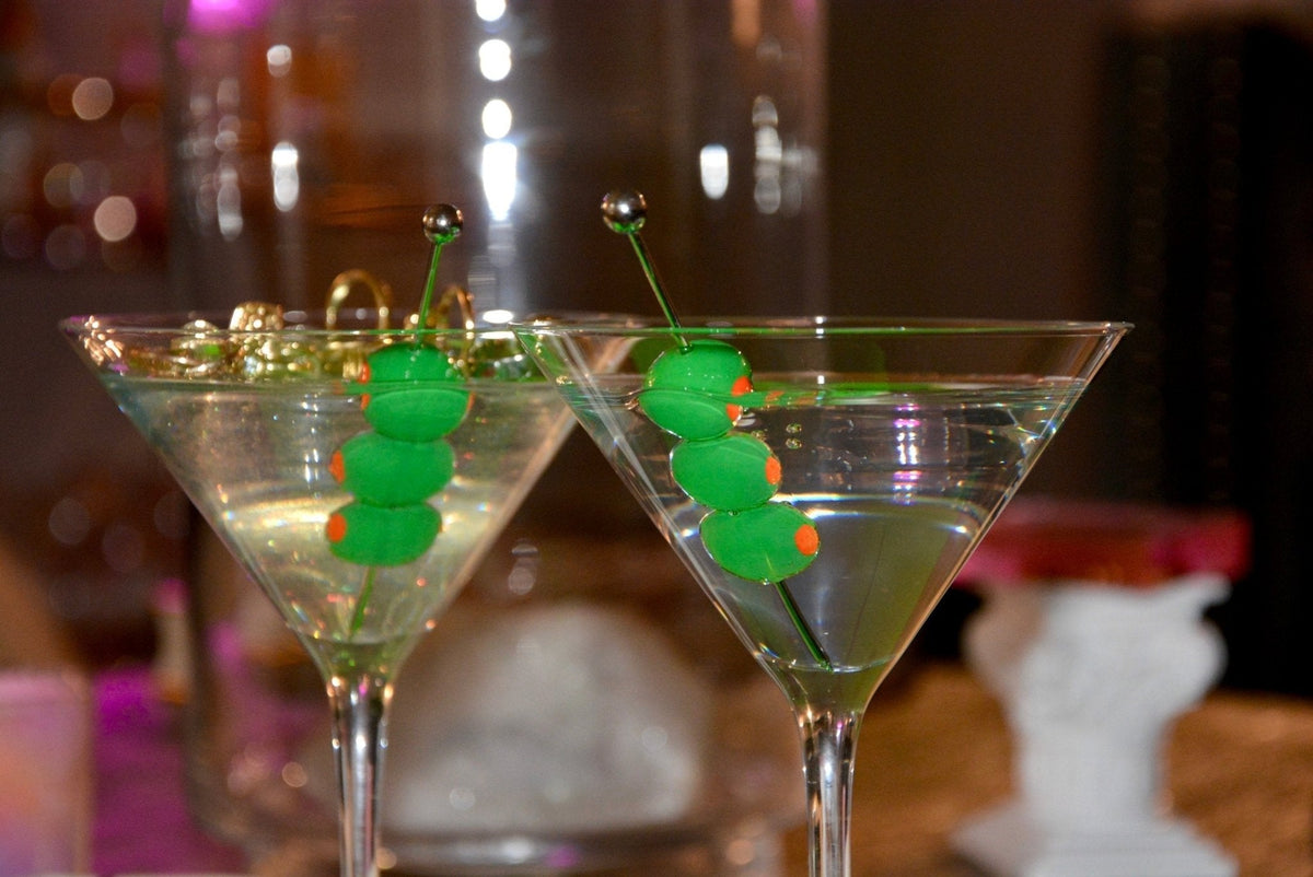 FAUX DIRTY MARTINI DECOR - Knife Shift