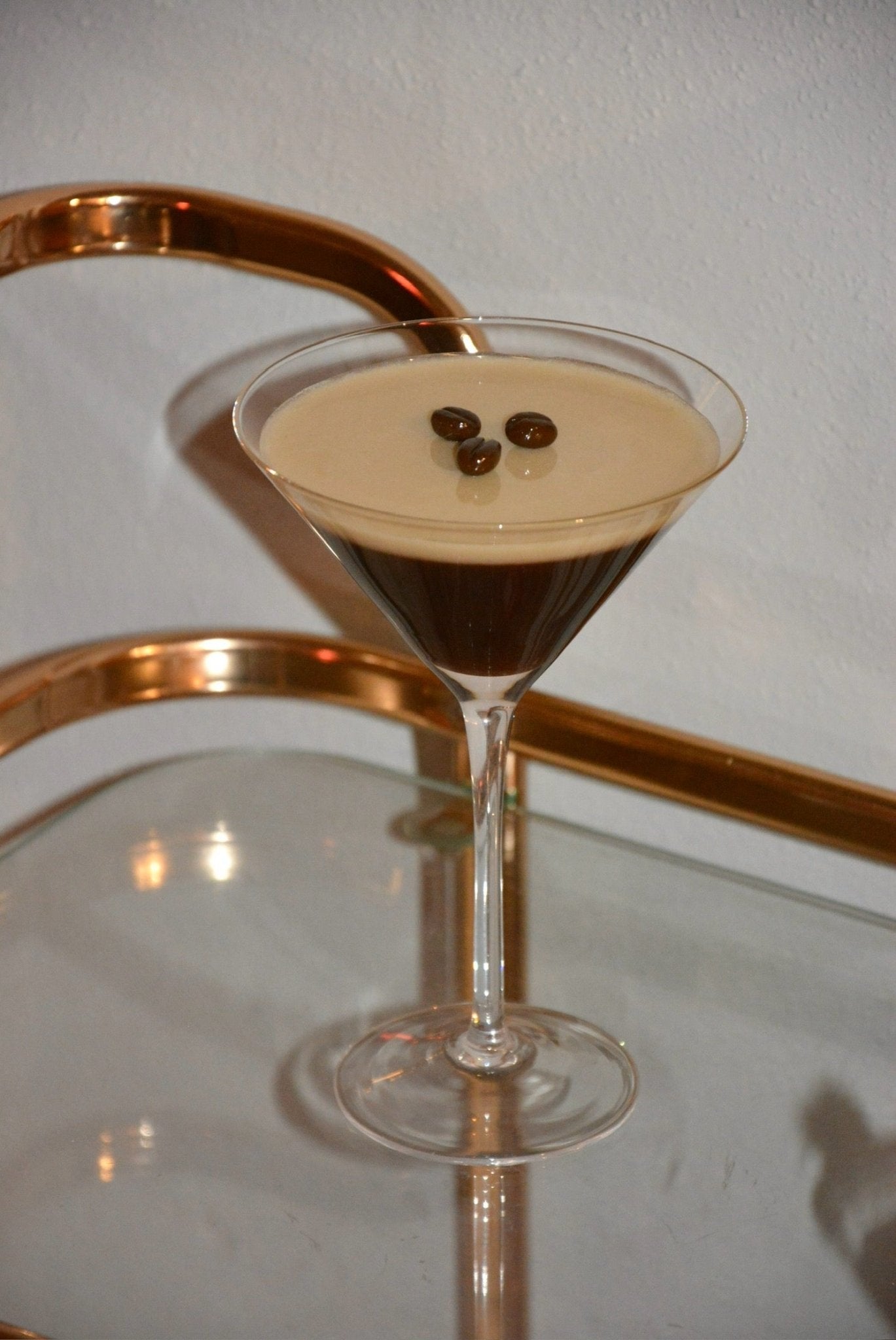 FAUX ESPRESSO MARTINI DECOR - Knife Shift