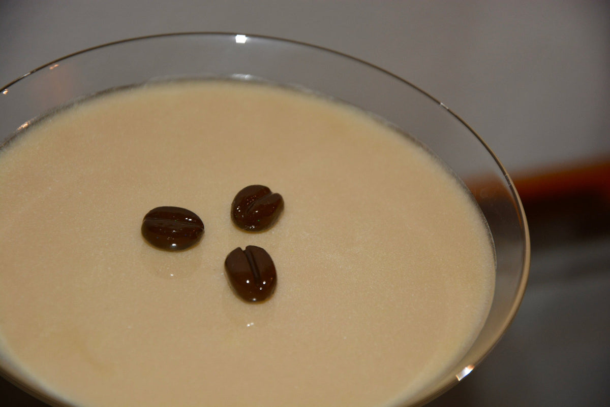 FAUX ESPRESSO MARTINI DECOR - Knife Shift