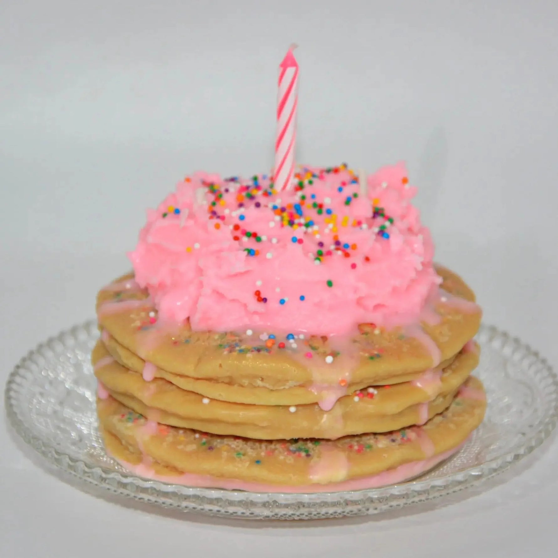 FUNFETTI STRAWBERRY MILK PANCAKE CANDLE - Knife Shift