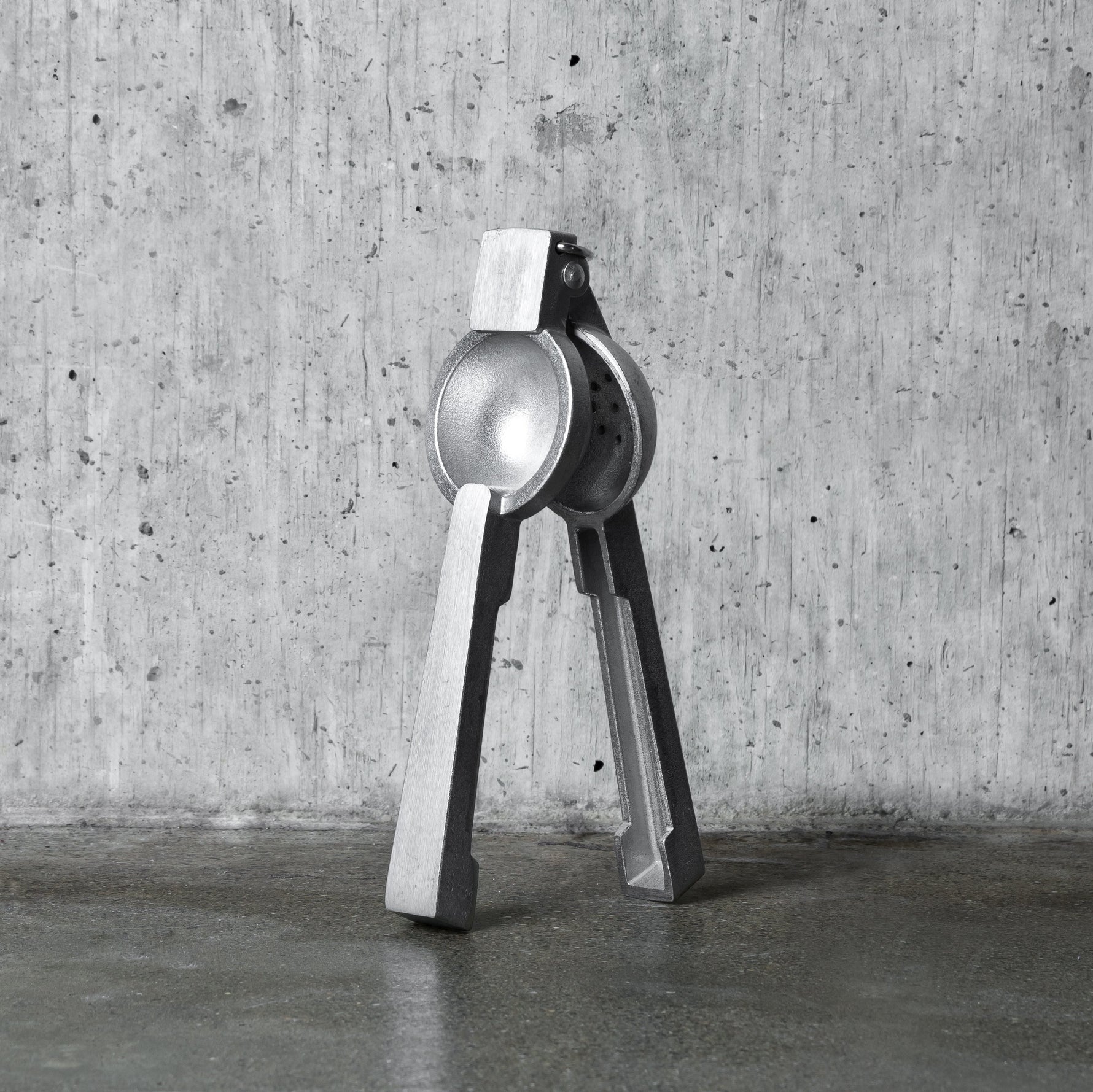 Professional Aluminum Citrus Juicer - Knife Shift