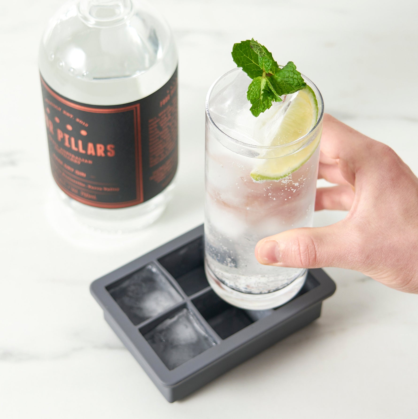 Glacier Highball Ice Cube Tray with Lid - Knife Shift