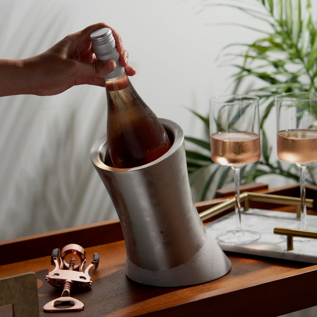Convex Bottle Chiller - Knife Shift