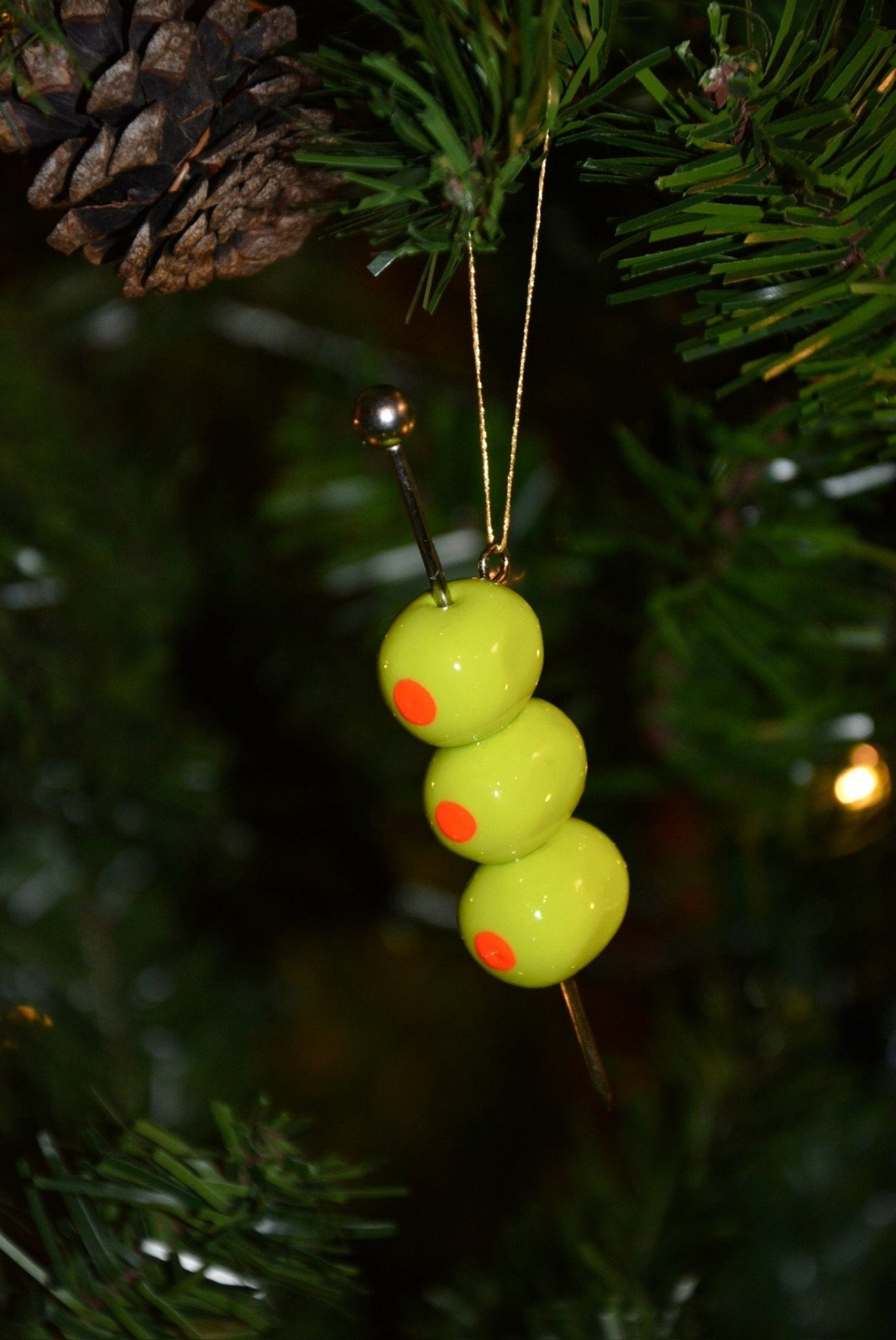 MARTINI OLIVE ORNAMENT - Knife Shift