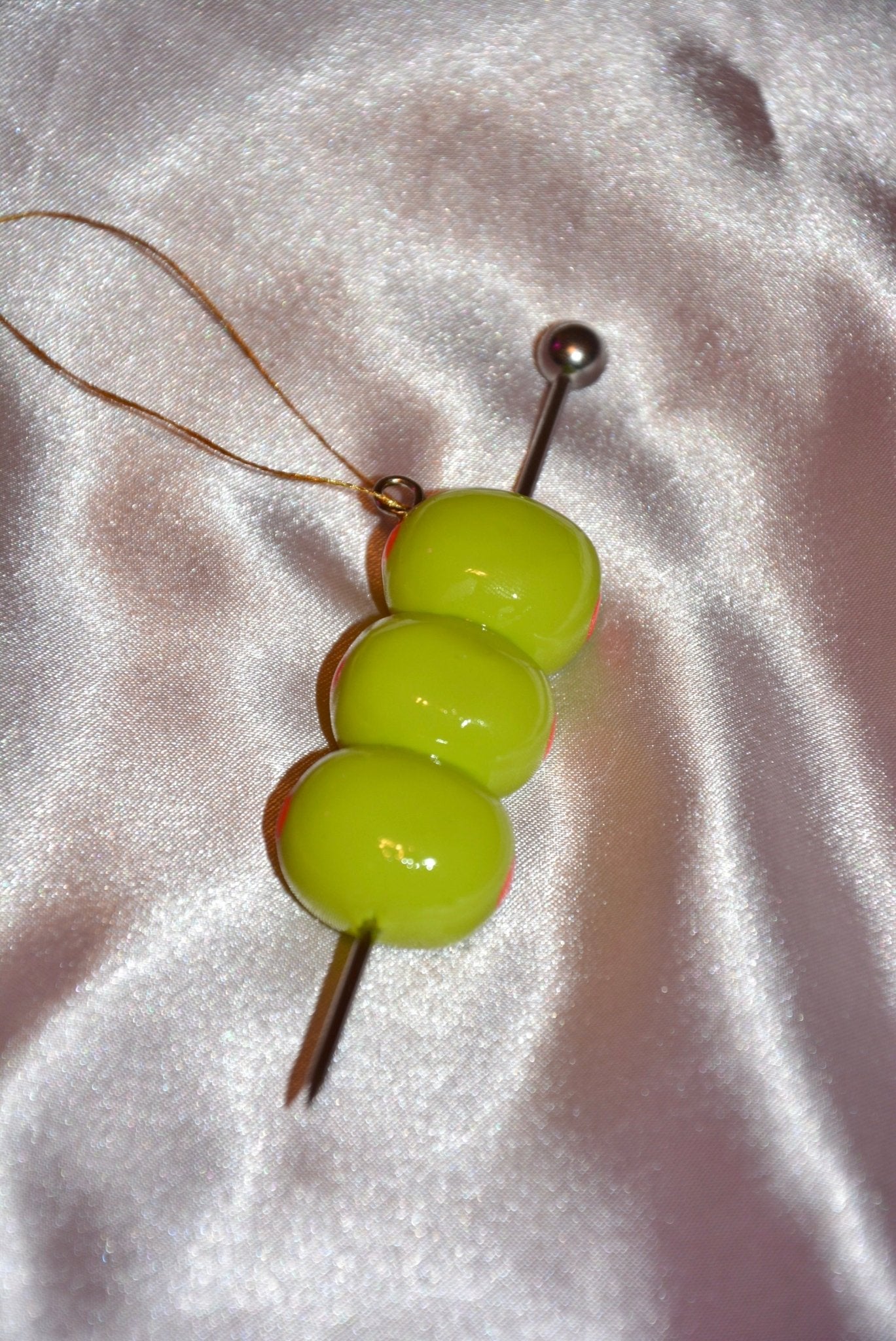 MARTINI OLIVE ORNAMENT - Knife Shift