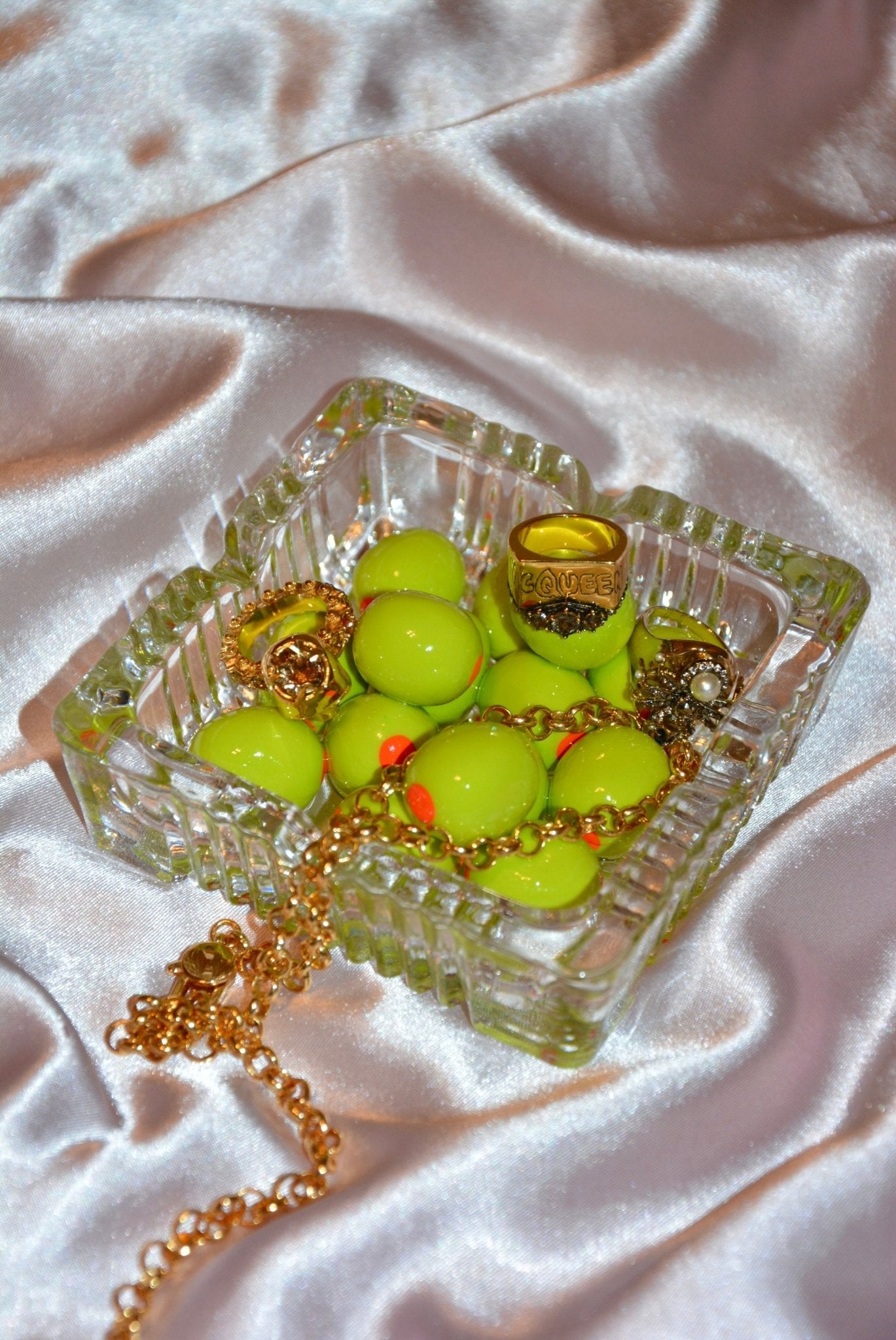 OLIVE ELEGANCE - Knife Shift
