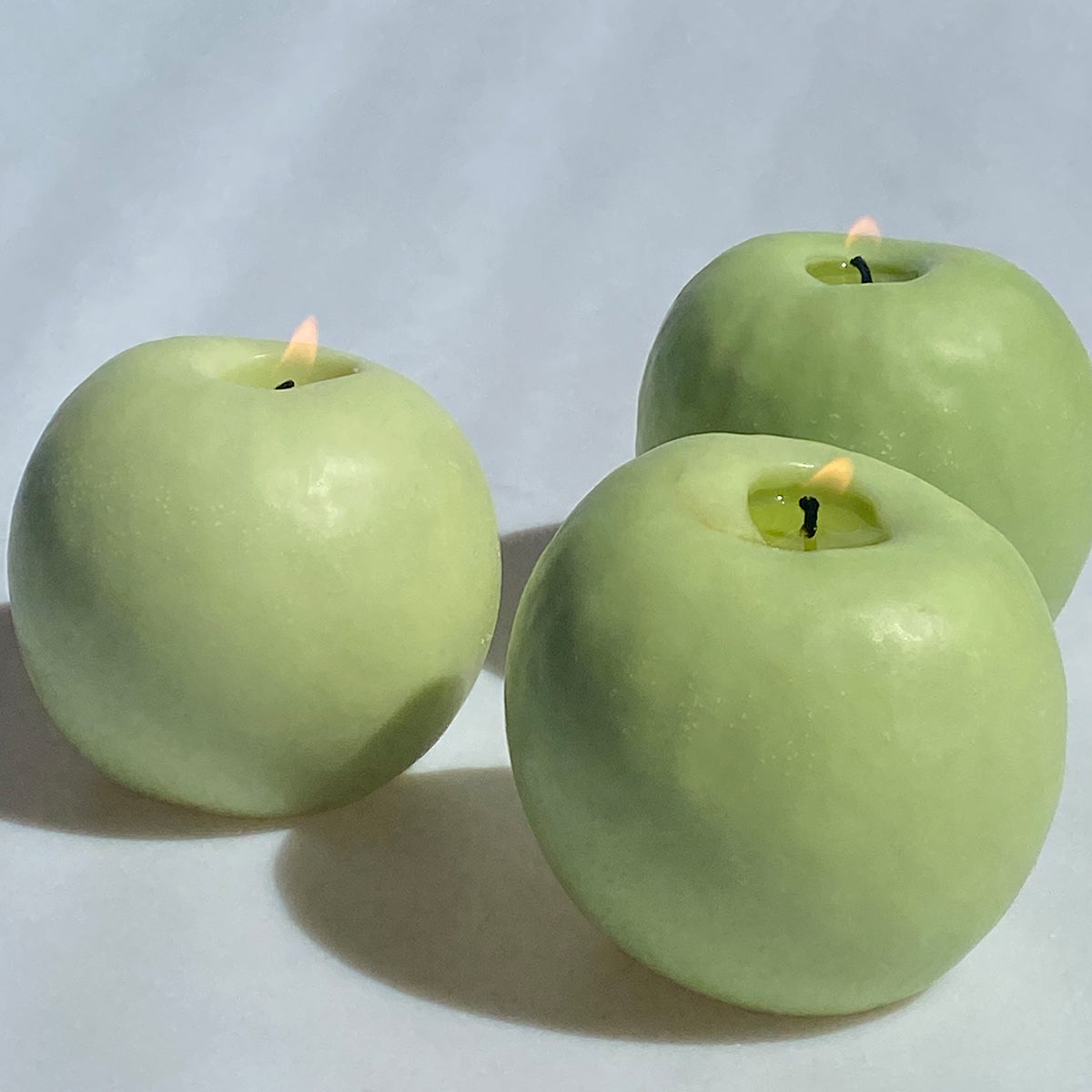 Apple Candle - Knife Shift