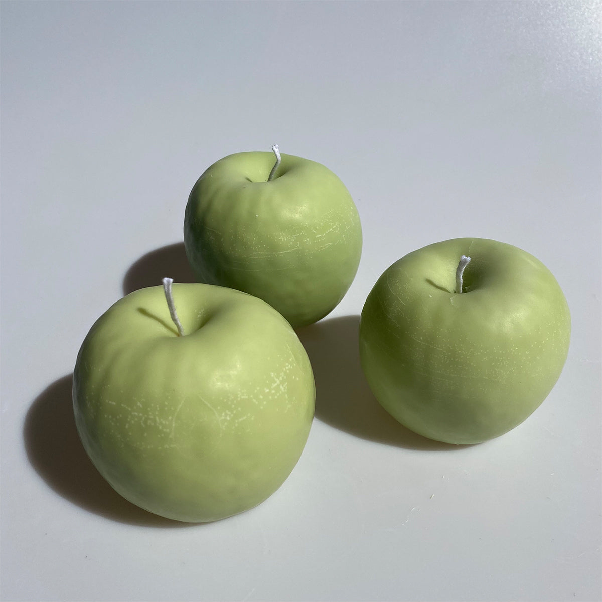 Apple Candle - Knife Shift