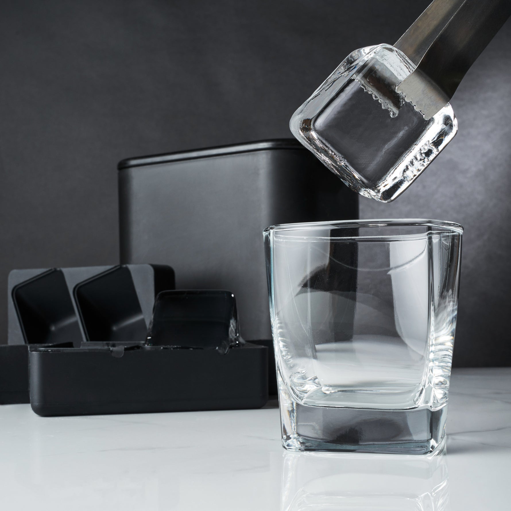 Glacier Rocks Clear Ice Maker - Knife Shift